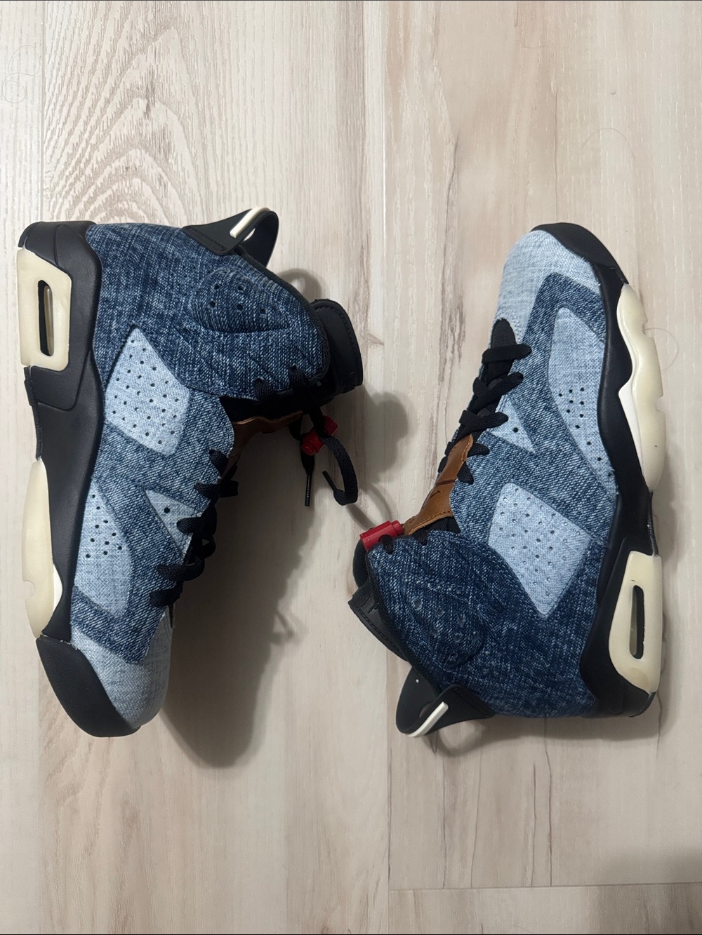 Air Jordan 6 Retro Men High-Top Sneakers in washed denim/ black sail
